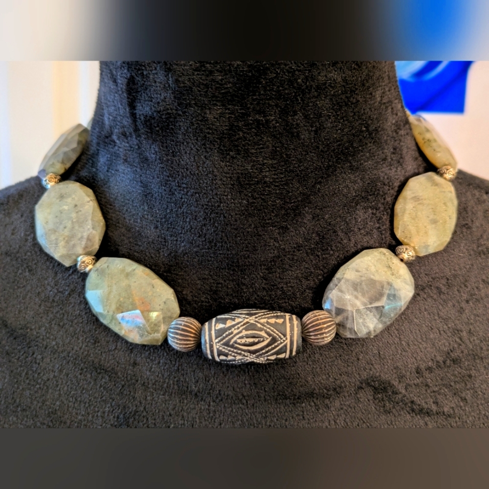 Elegant labradorite necklace